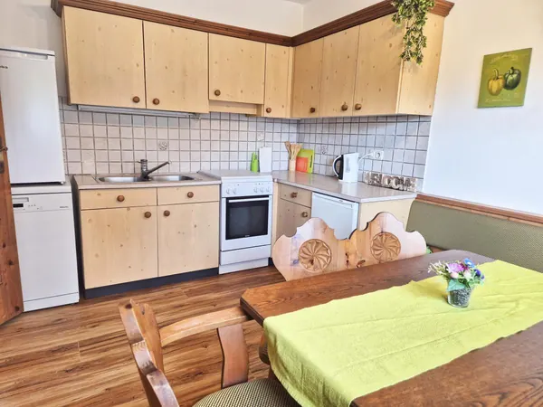 Zweite Küchenzeile im Ferienhaus Alpenrehblick für größere Gruppen