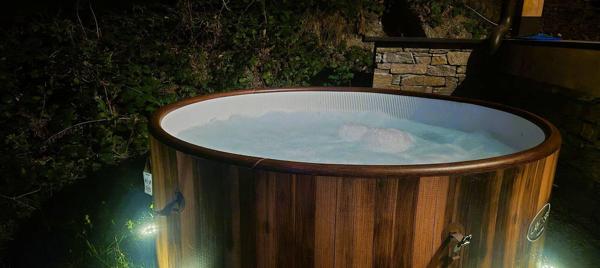 Tiroler Hütte mit privatem Whirlpool im Freien, Almhütte für zwei in Tirol
