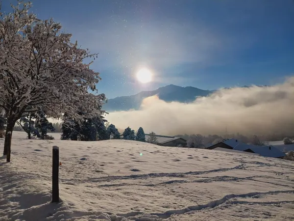 Wintersonne über dem Wolkenmeer im Inntal, Blick vom Umlberg
